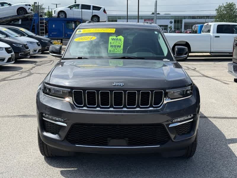Used 2024 Baltic Gray Metallic Clearcoat Jeep  image 10
