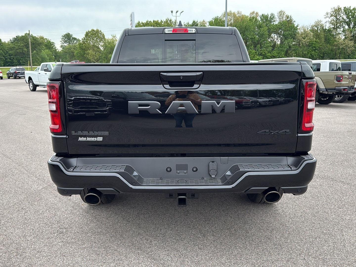 New 2026 Diamond Black Crystal Pearl-Coat Exterior Paint RAM Laramie image 17