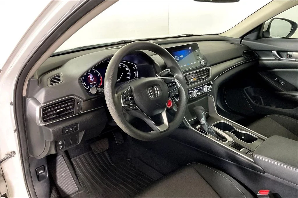 Used 2019  Honda LX image 14