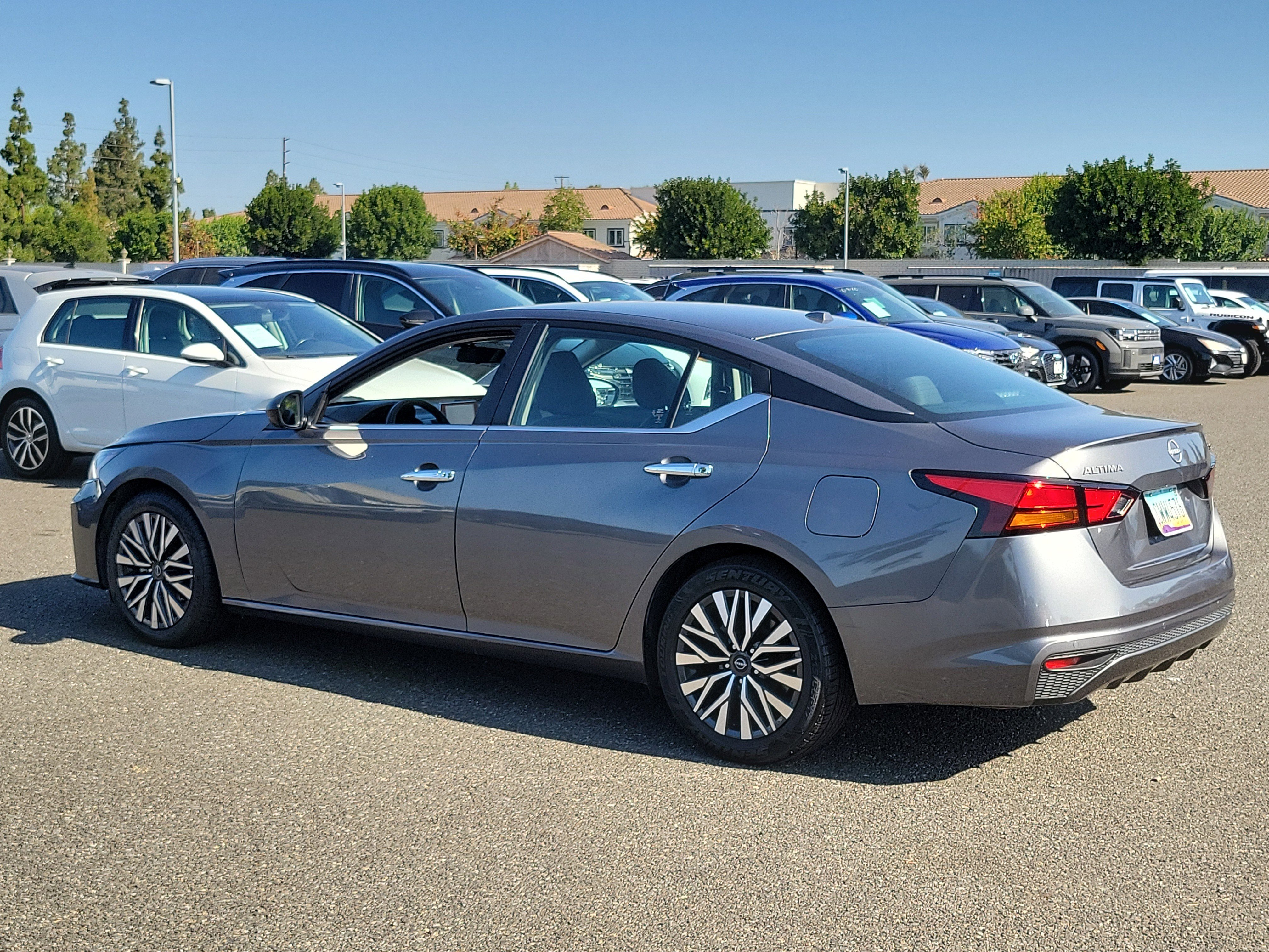 Used 2024 Gun Metallic Nissan 2.5 SV image 26