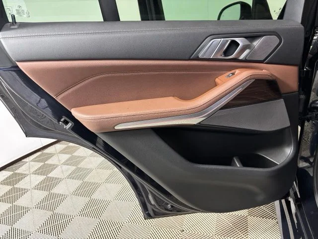 Used 2020 Carbon Black Metallic BMW xDrive40i image 19