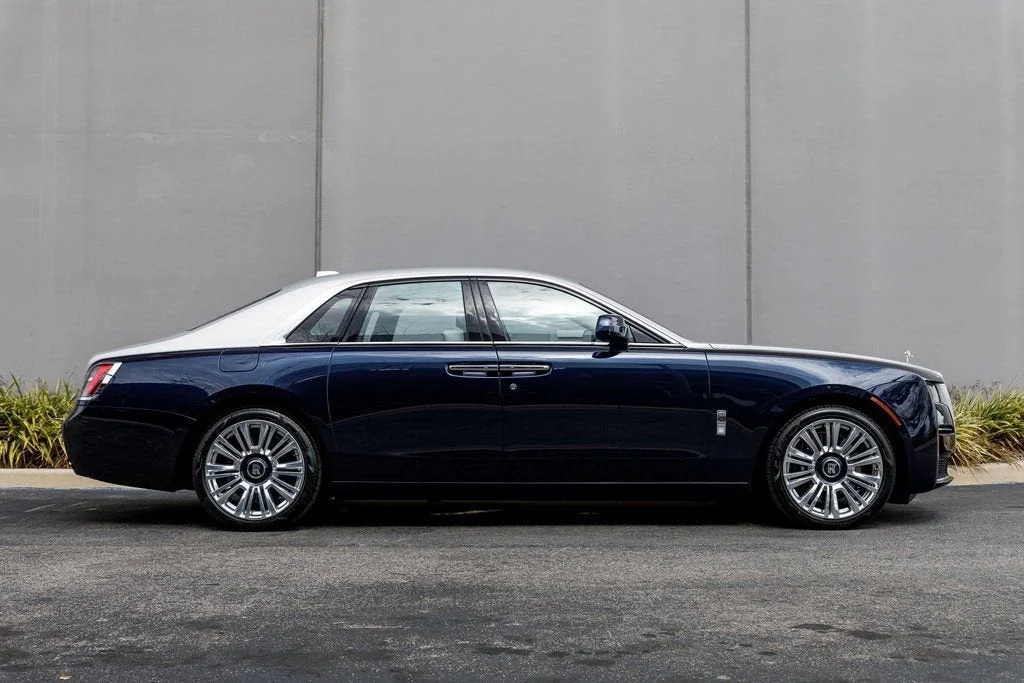 Used 2021 Midnight Sapphire Rolls-Royce  image 6