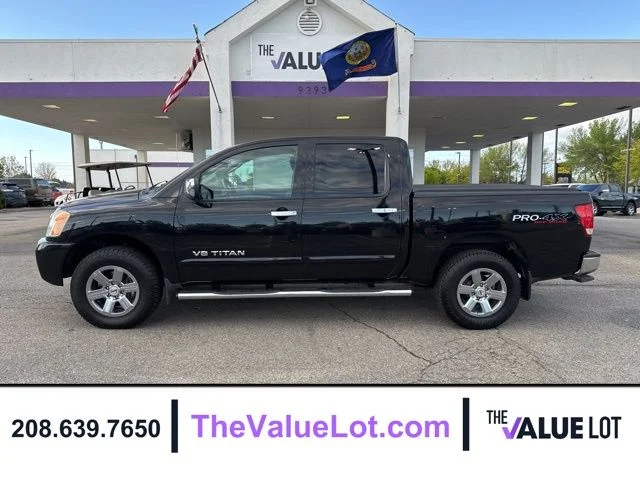 2011 Nissan Titan SV