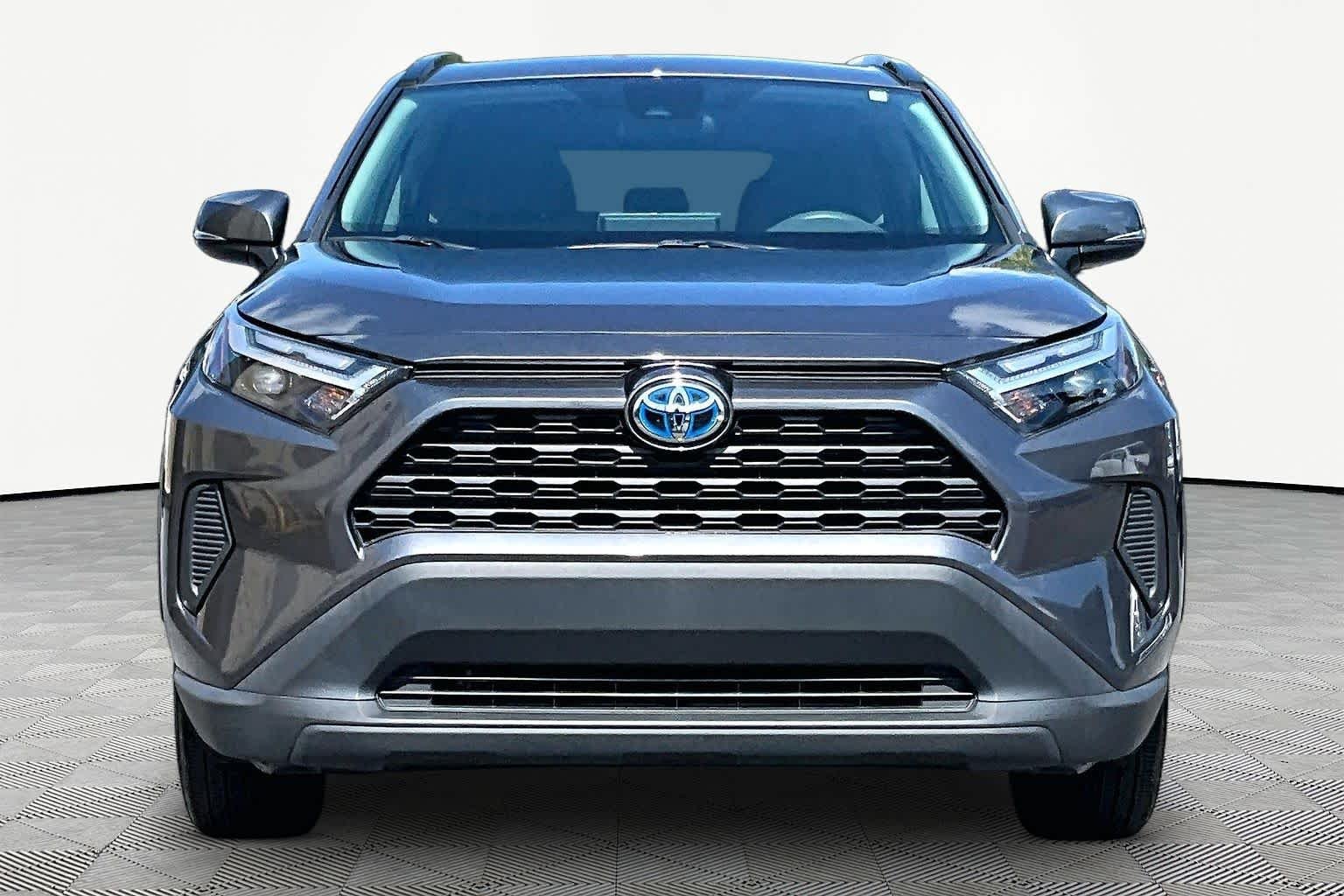 Used 2024 Magnetic Gray Metallic Toyota Hybrid XLE image 4