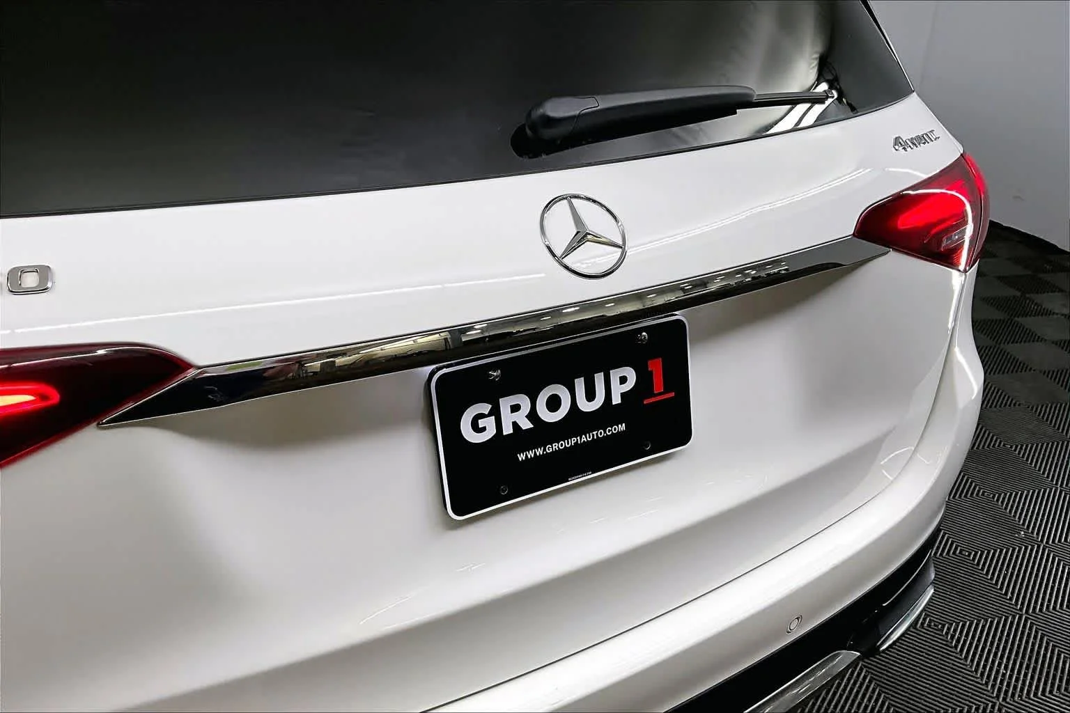 Used 2024 Polar White Mercedes-Benz GLE 350 image 31