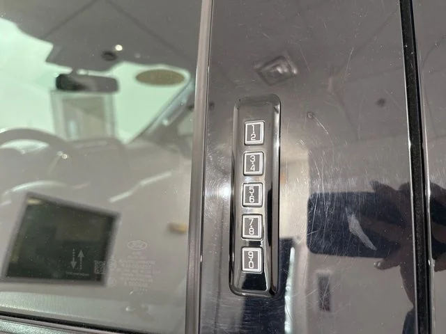 Used 2022 Silver Ford XLT image 16
