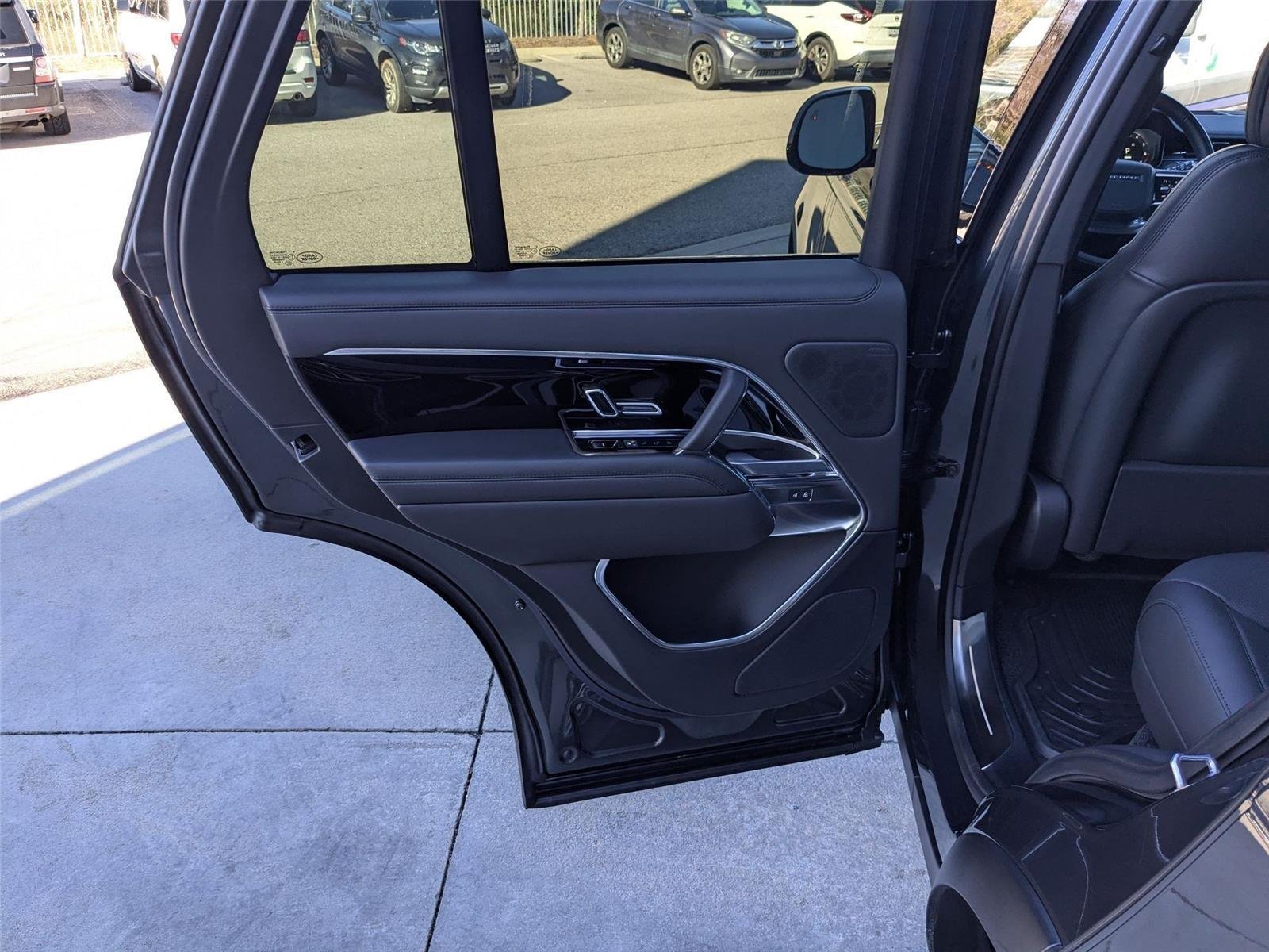 New 2025 Carpathian Grey LAND ROVER SE PHEV image 24