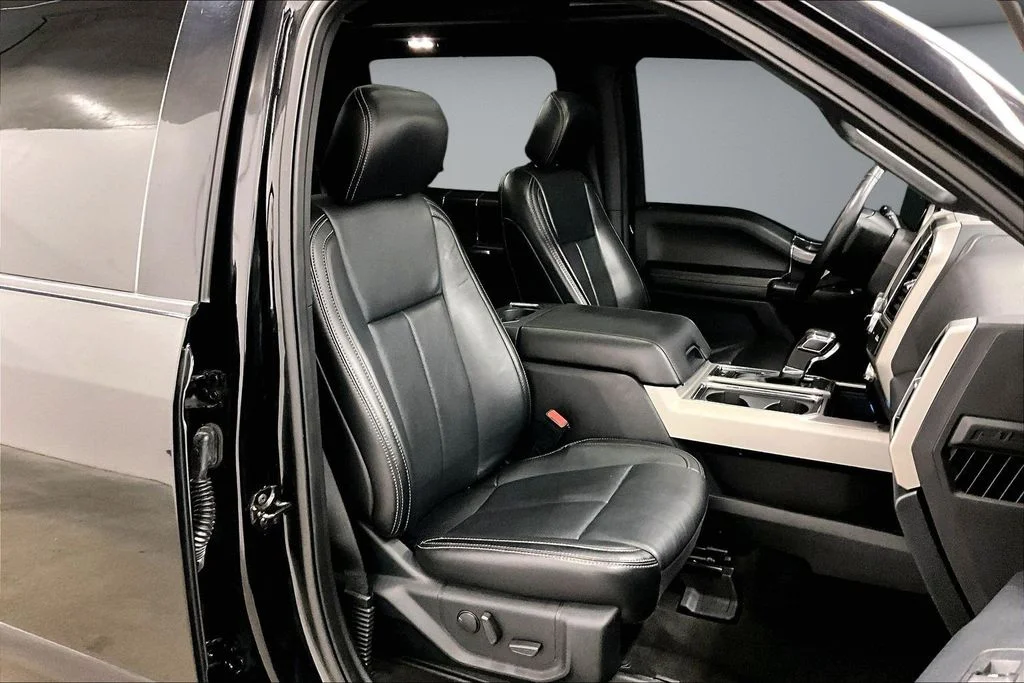 Used 2020 Black Ford Lariat image 30
