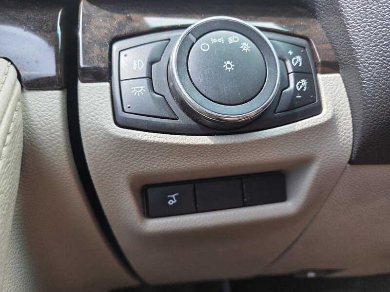 Used 2014 Black Ford Limited image 11