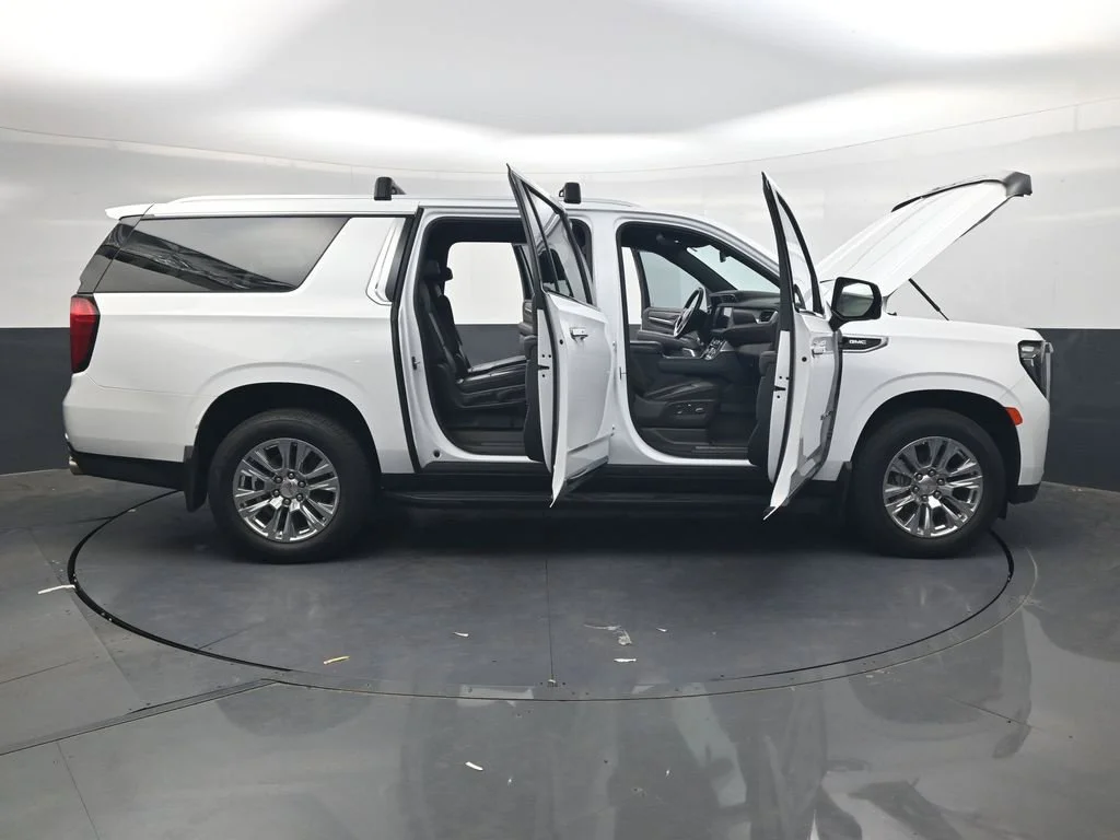 Used 2021 White GMC Denali image 47