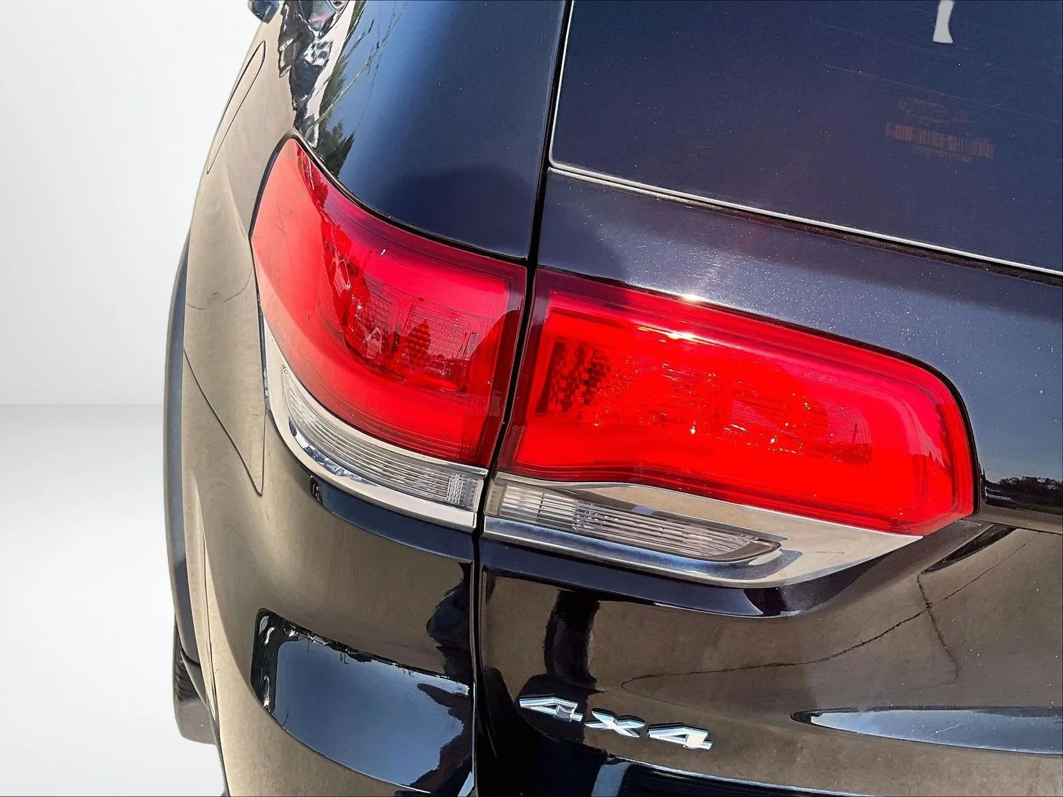 Used 2018 Black Jeep Limited image 29