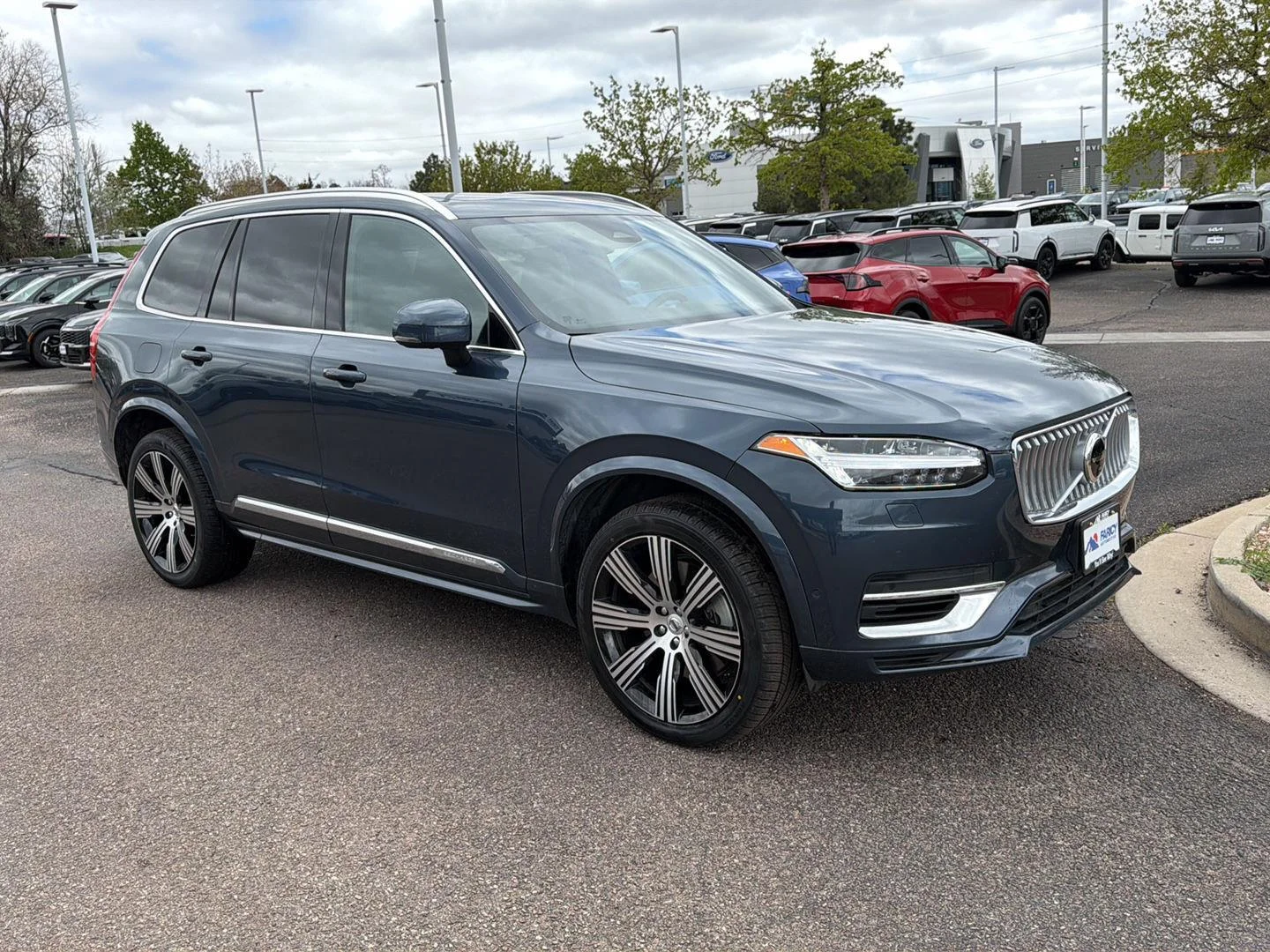Used 2024 Denim Blue Metallic Volvo Ultimate Bright Theme image 4