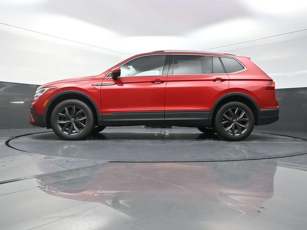 Used 2023 Red Volkswagen 2.0T SE image 24