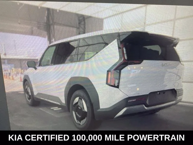 Used 2026 White Kia Light Long Range image 2