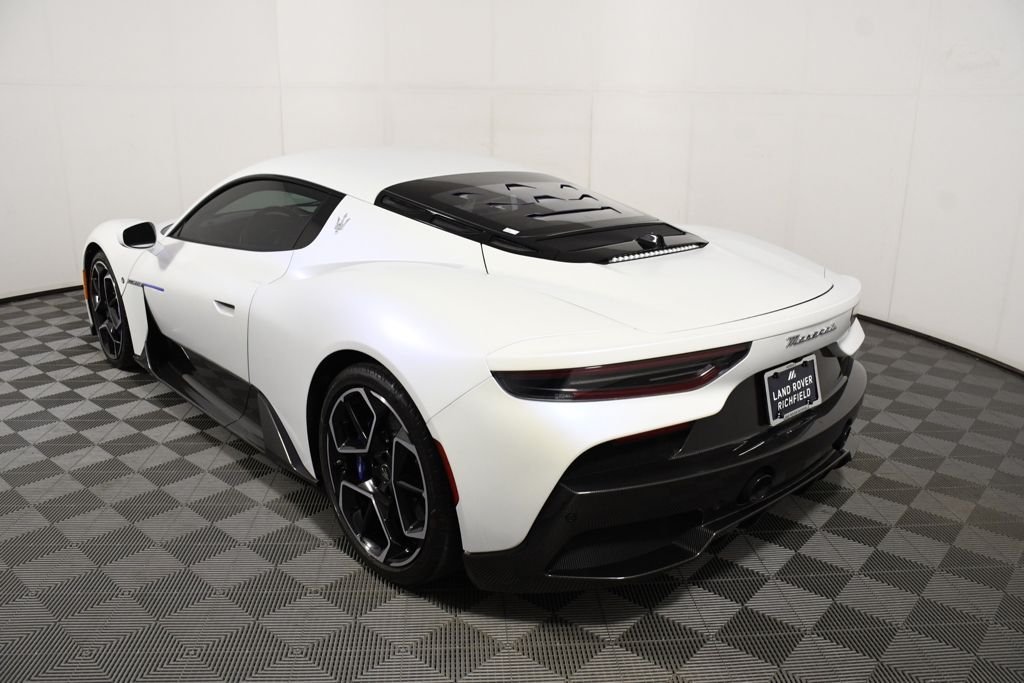 Used 2022 Bianco Audace Maserati Base image 4