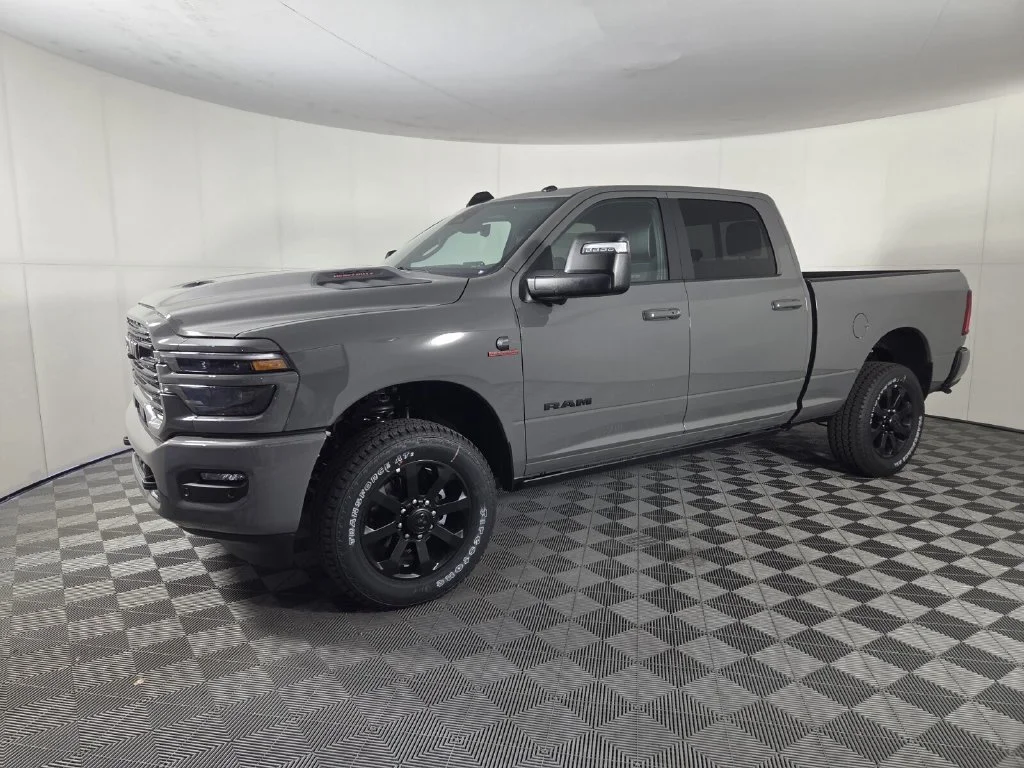 New 2026 Ceramic Gray Clear-Coat Exterior Paint RAM Laramie image 4