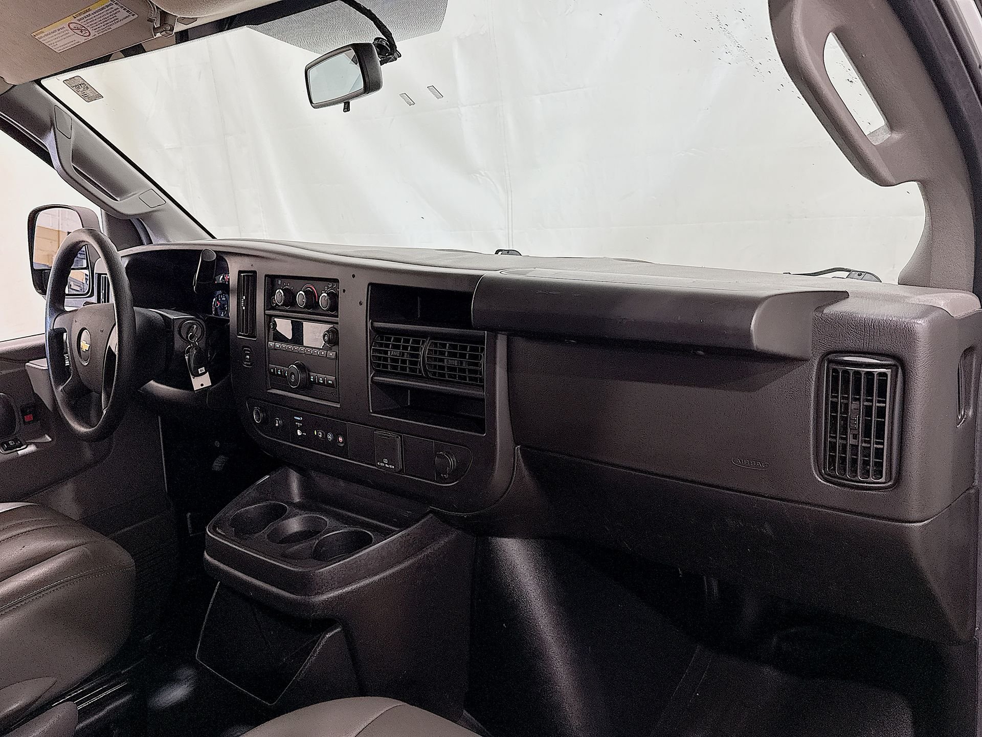 2022 Chevrolet Express Cargo Work Van - Photo 24