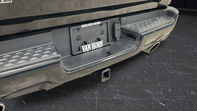 Used 2019 Diamond Black Crystal Pearlcoat Ram Laramie image 39