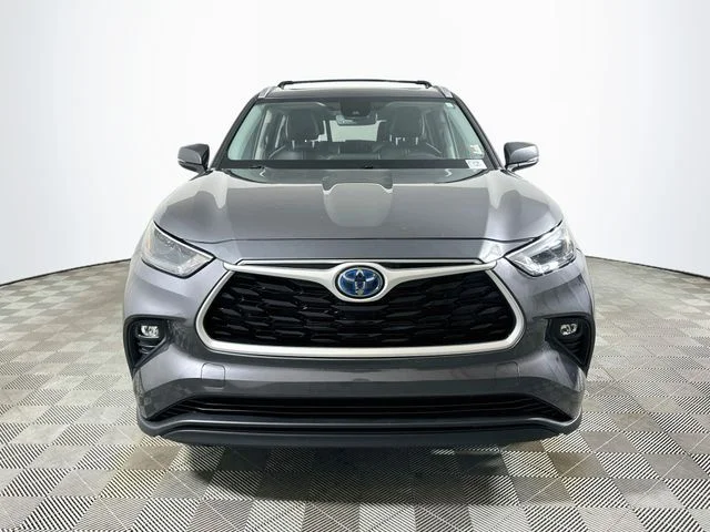 Certified Pre-Owned 2022 Toyota Highlander Hybrid XLE