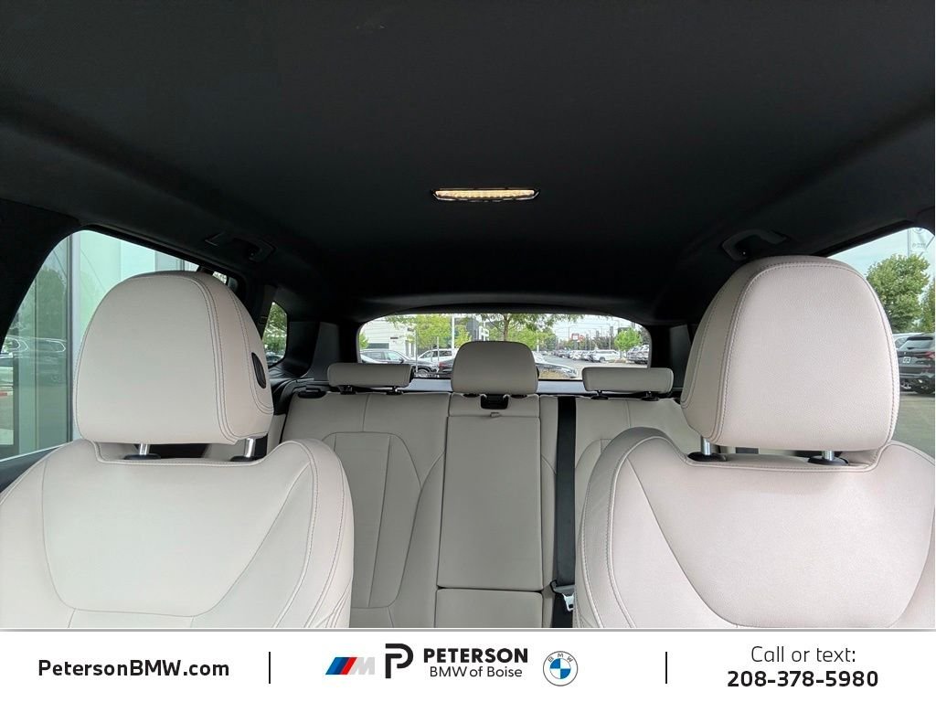 Used 2019 Silver BMW xDrive30i image 34