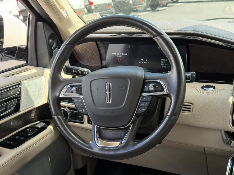 Used 2021 Pristine White Lincoln Reserve image 14