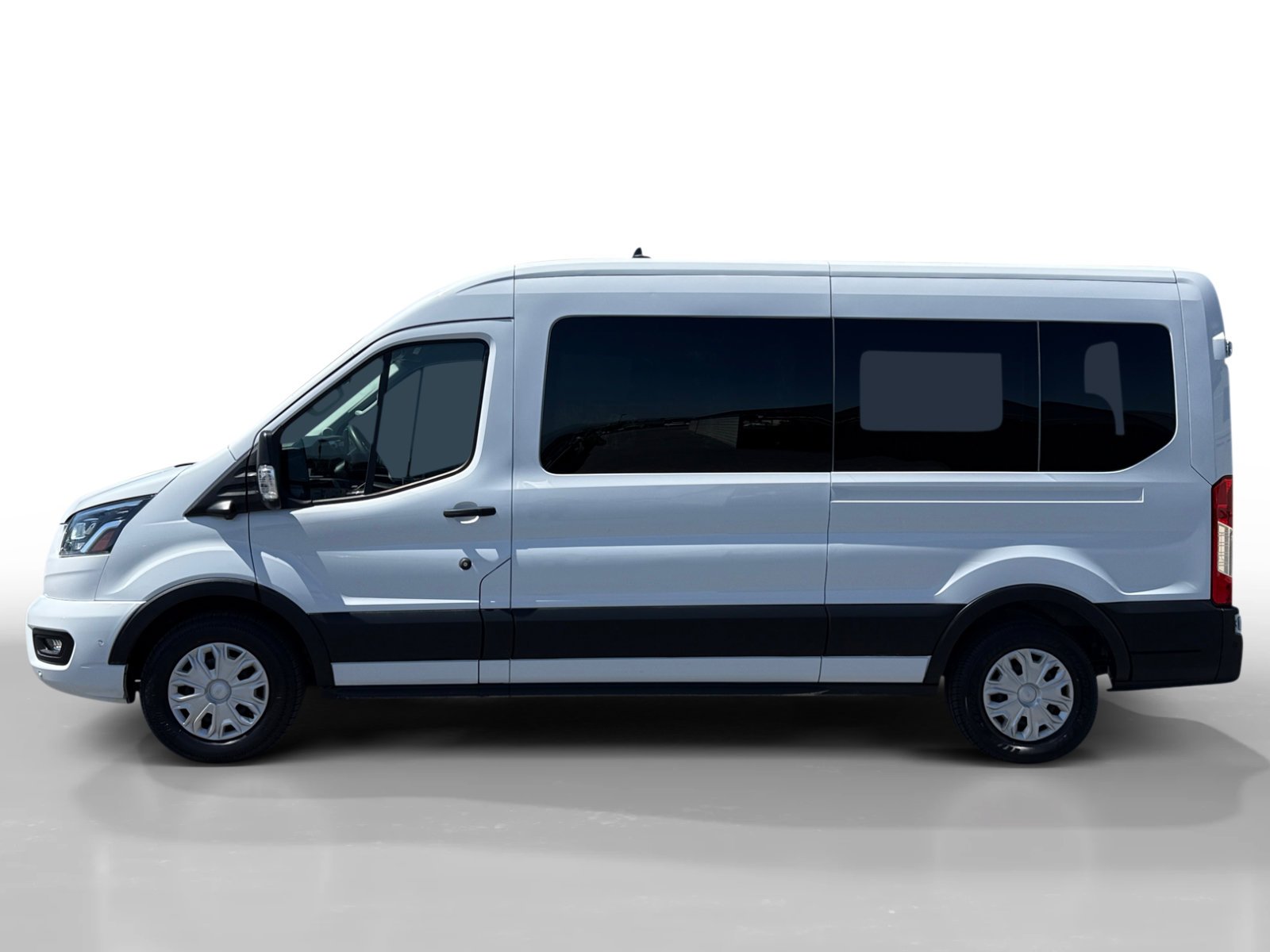 Used 2023 Oxford White Ford XLT image 2