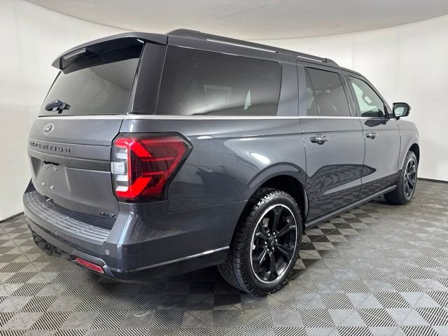 Used 2022 Gray Ford Limited image 3