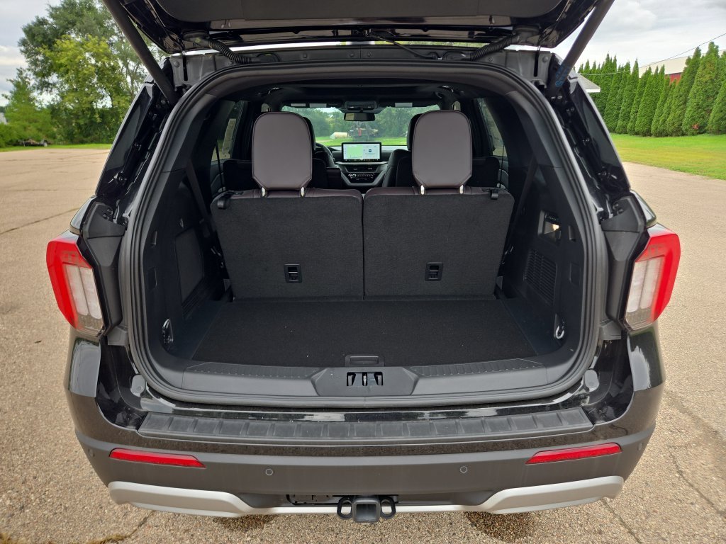 New 2026 Agate Black Metallic Ford Platinum™ image 24