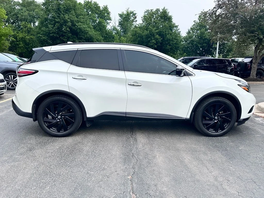 Used 2018 Pearl White Nissan SL image 4