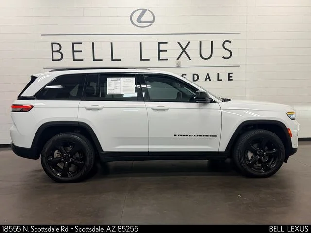 Used 2023 White Jeep Limited image 3