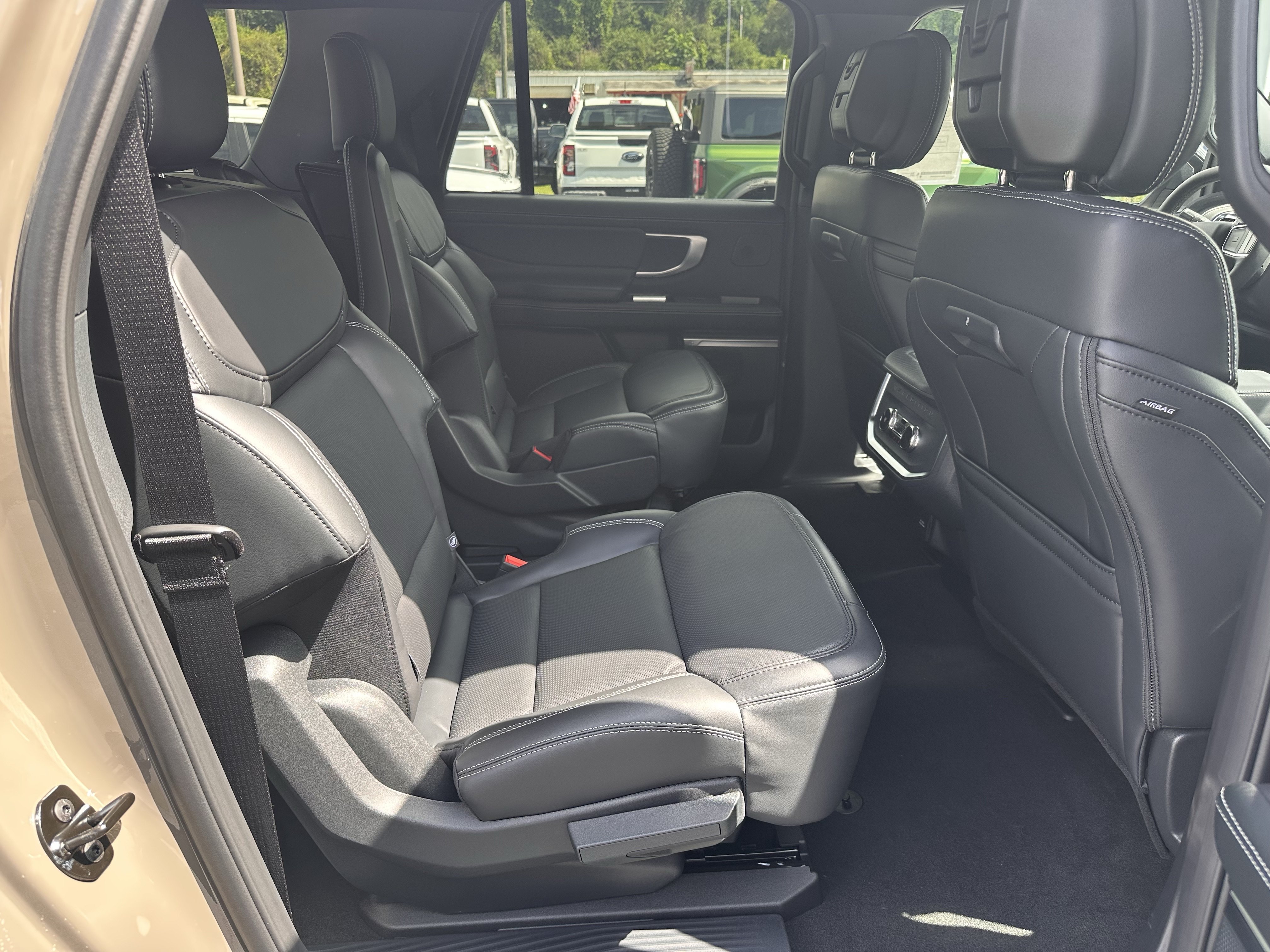 New 2027 Marsh Gray Ford MAX Platinum image 18