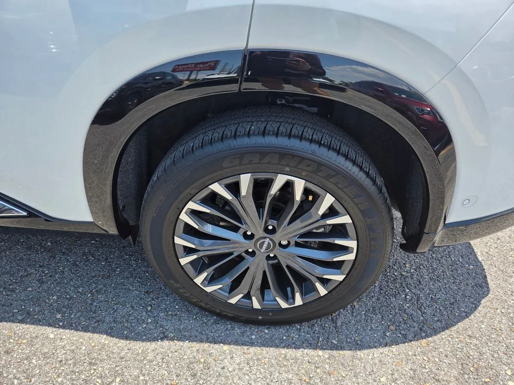 Certified Used 2026 White Nissan Platinum image 30