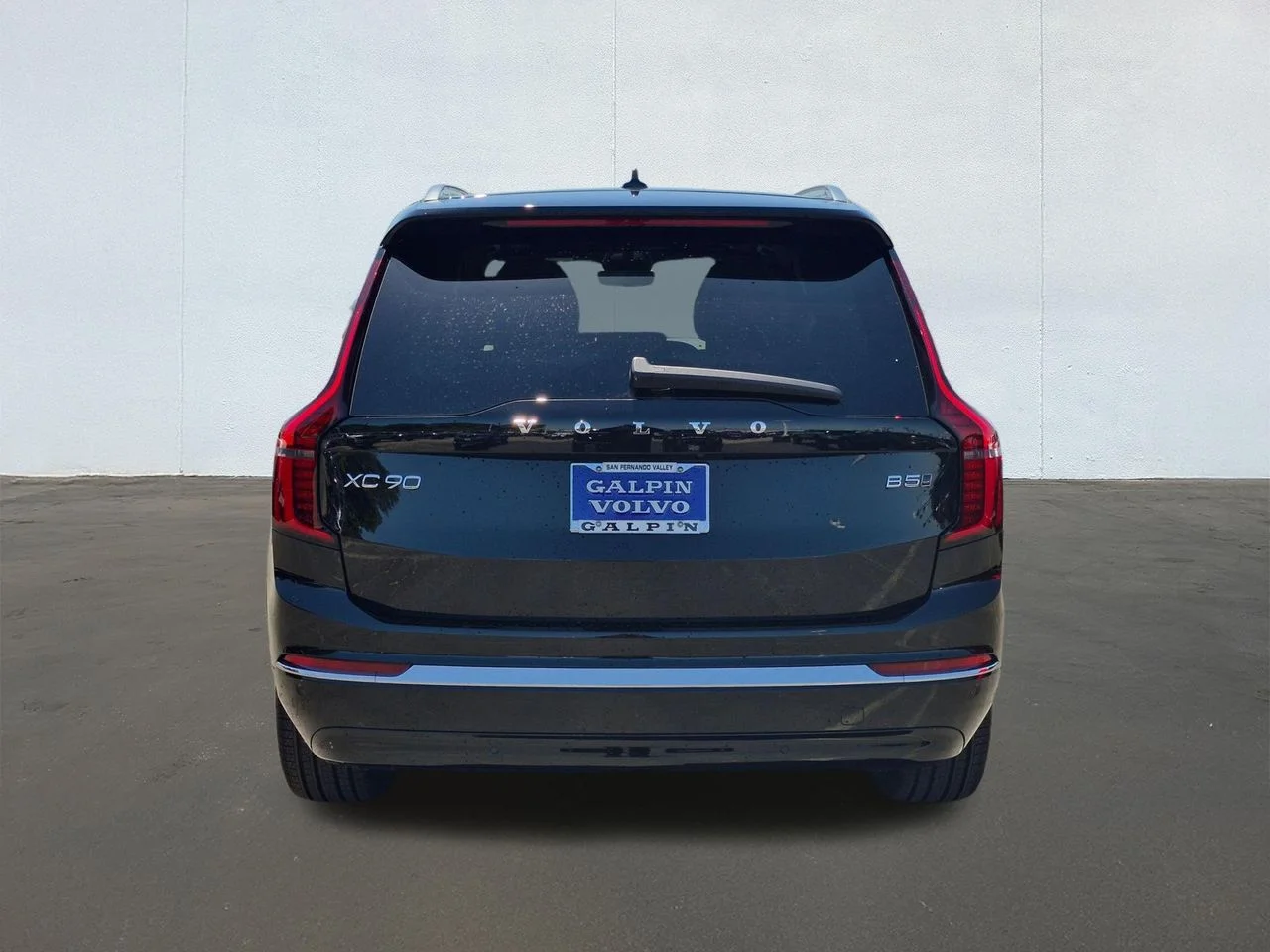 New 2026 Onyx Black Volvo Core image 5