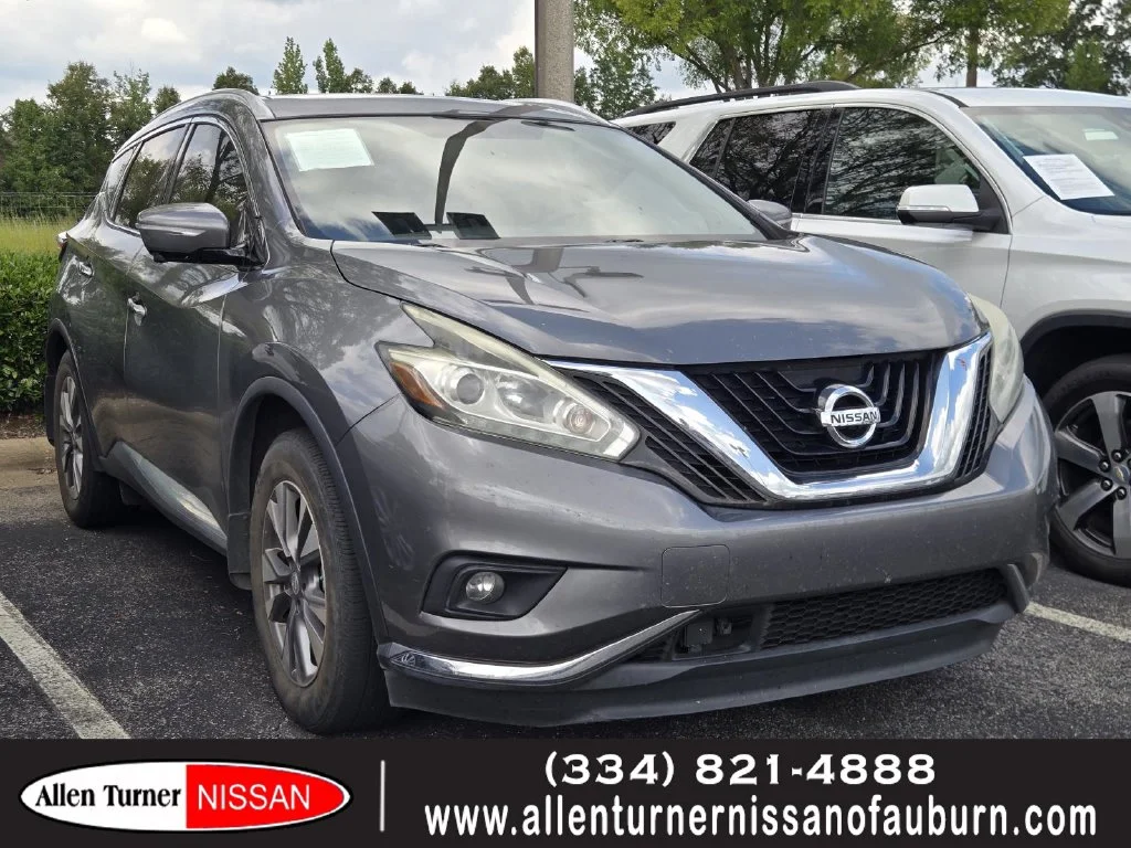 Used 2015 Gray Nissan SL image 1