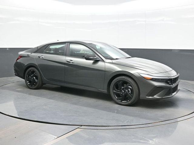 New 2026 Gray Hyundai SEL Sport Plus image 7