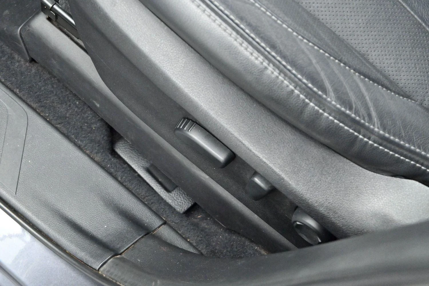 Used 2021 Magnetite Gray Metallic Subaru Limited image 14