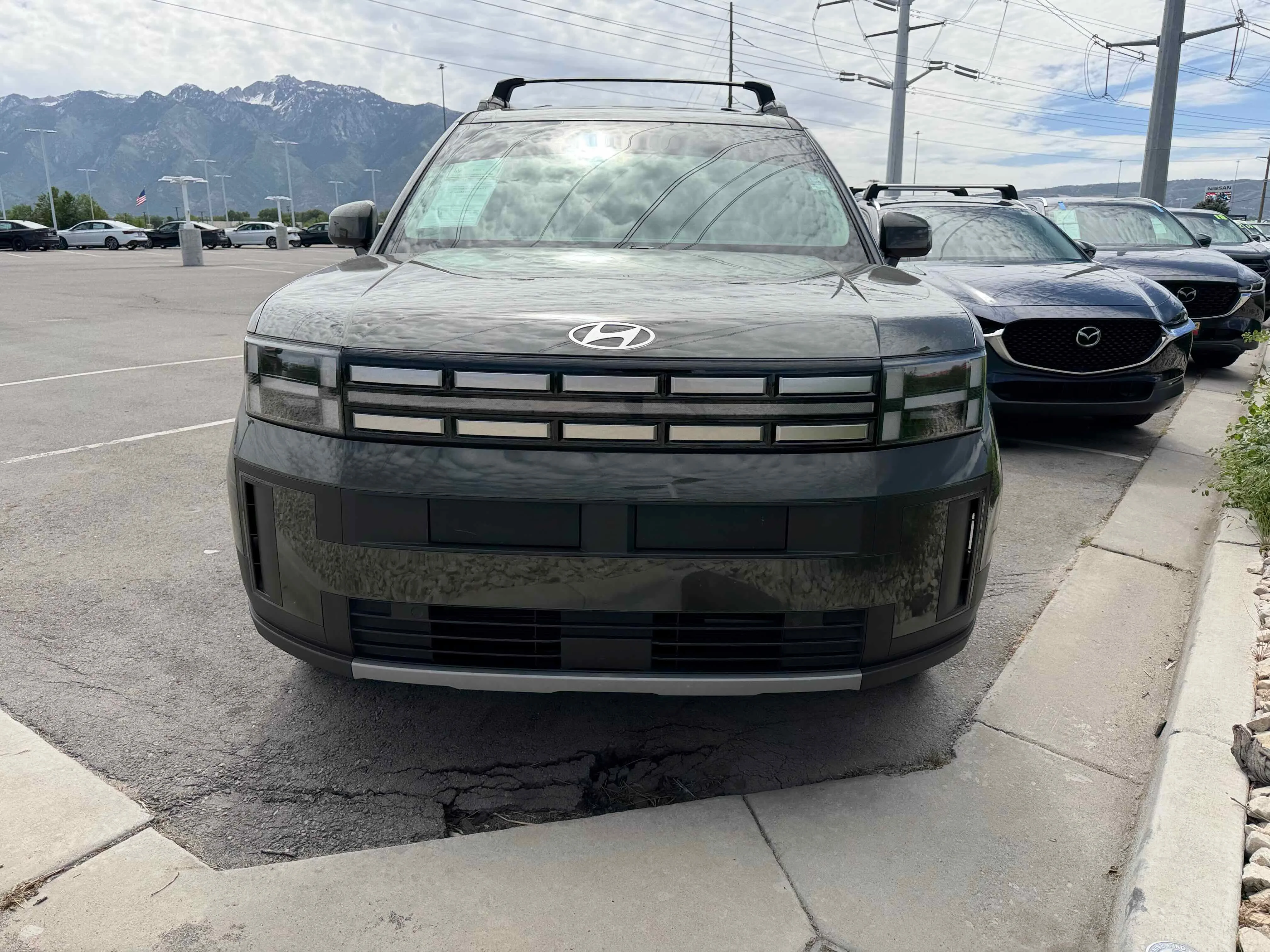 Used 2025 Rockwood Green Hyundai SEL image 2