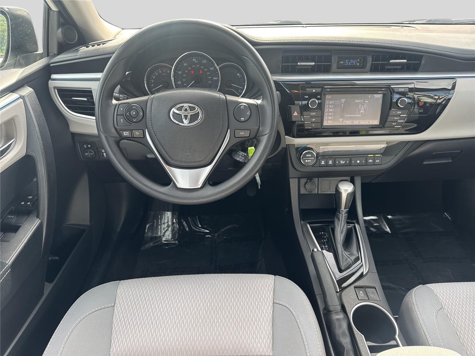 Used 2014 Super White Toyota LE image 17