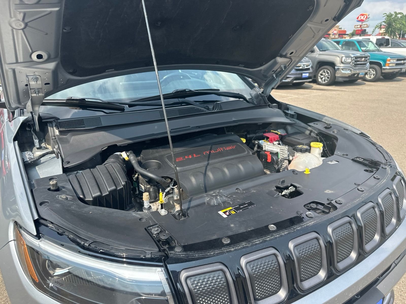 Used 2022 Silver Jeep Limited High Altitude image 39