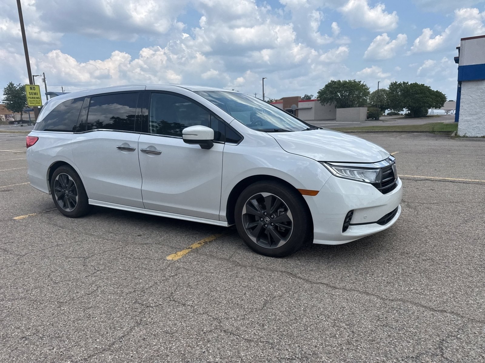 Certified Used 2023 Platinum White Pearl Honda Elite image 17