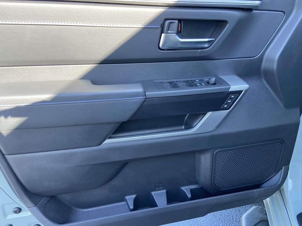 2025 Toyota Tundra Platinum - Photo 19