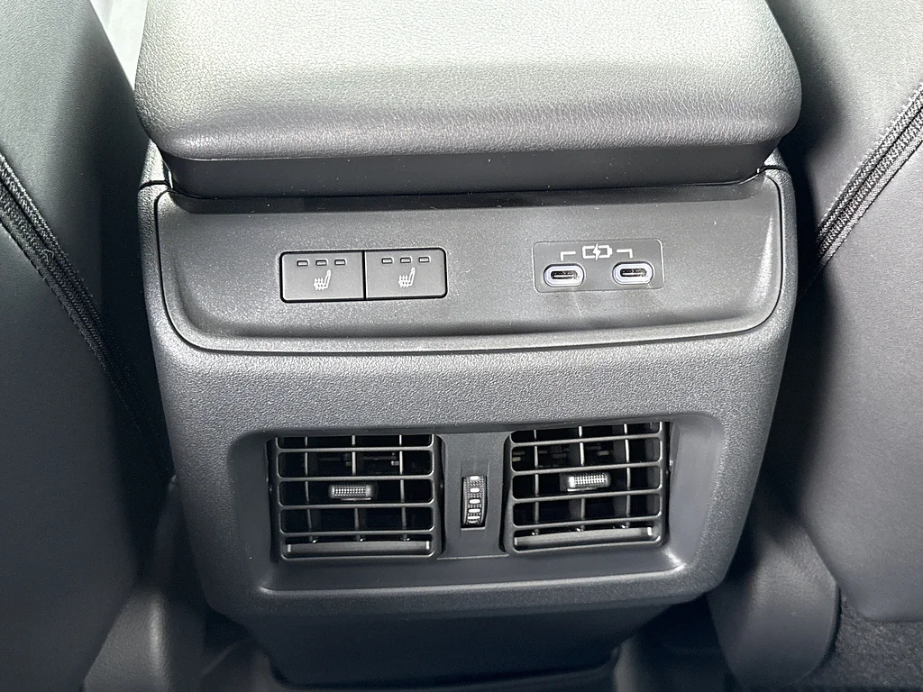 New 2026 Wind Chill Pearl w/Midnight Black Metallic Roof Toyota XSE image 22