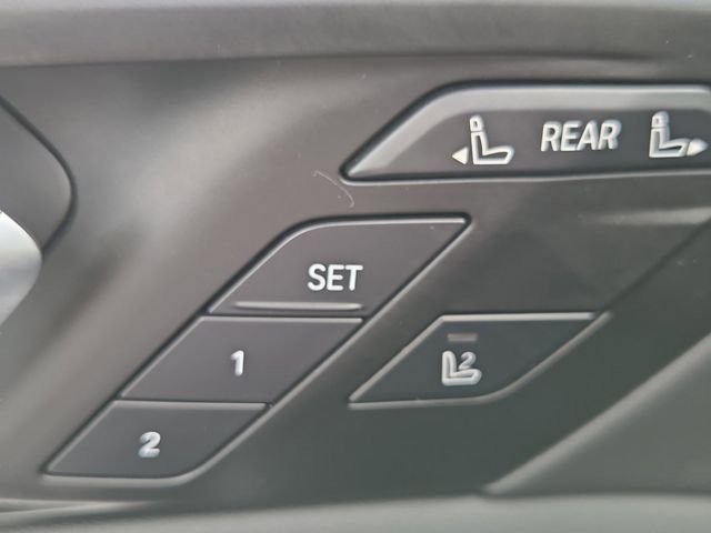 Used 2026 Black Sapphire Metallic BMW xDrive40i image 14