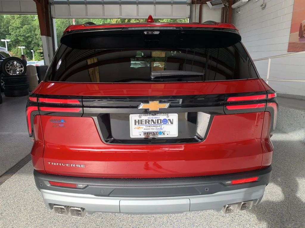 2027 Chevrolet Traverse LT - Photo 7