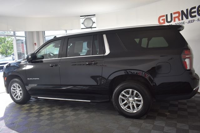 Used 2023 Black Chevrolet LT image 3