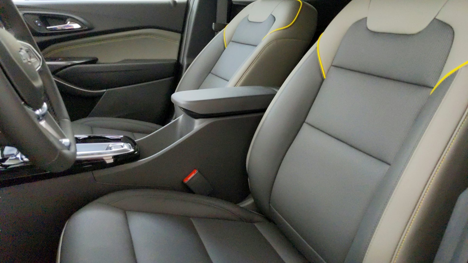 New 2026 Mosaic Black Metallic Chevrolet ACTIV image 10