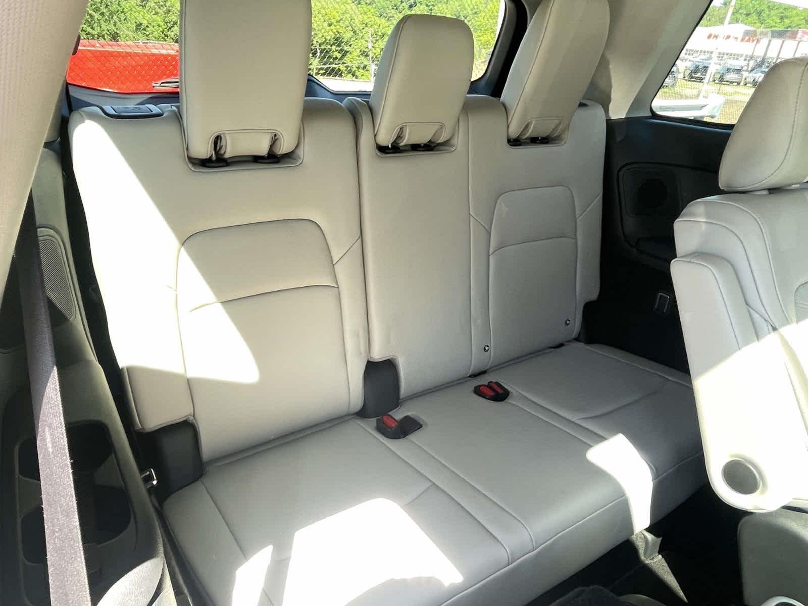 Used 2022 Gun Metallic Nissan Platinum image 26