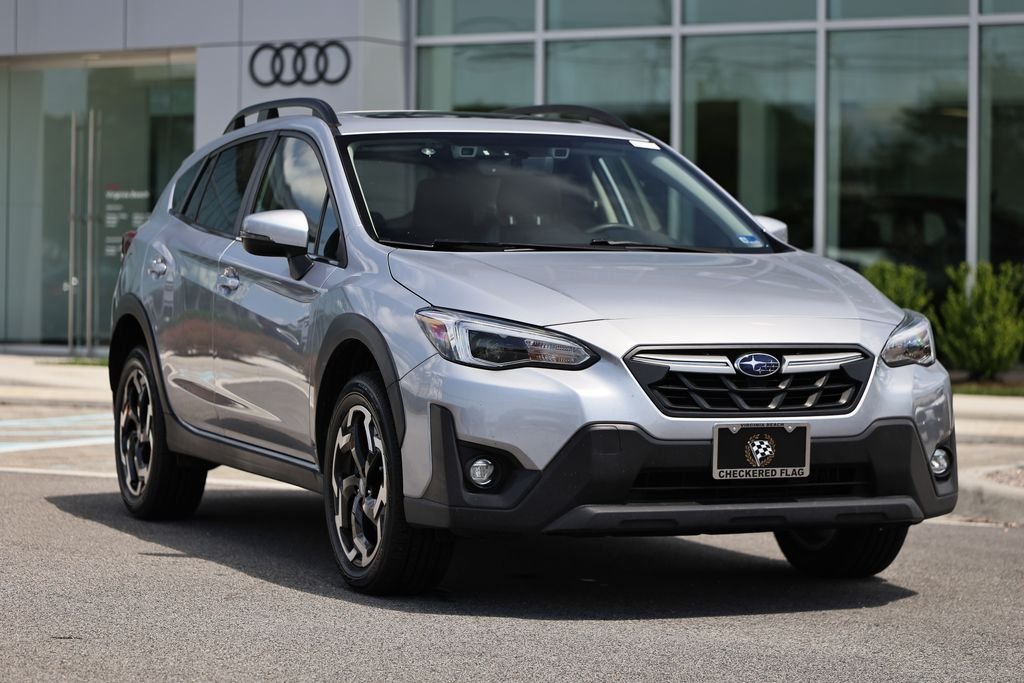 Used 2023 Ice Silver Metallic Subaru Limited image 2