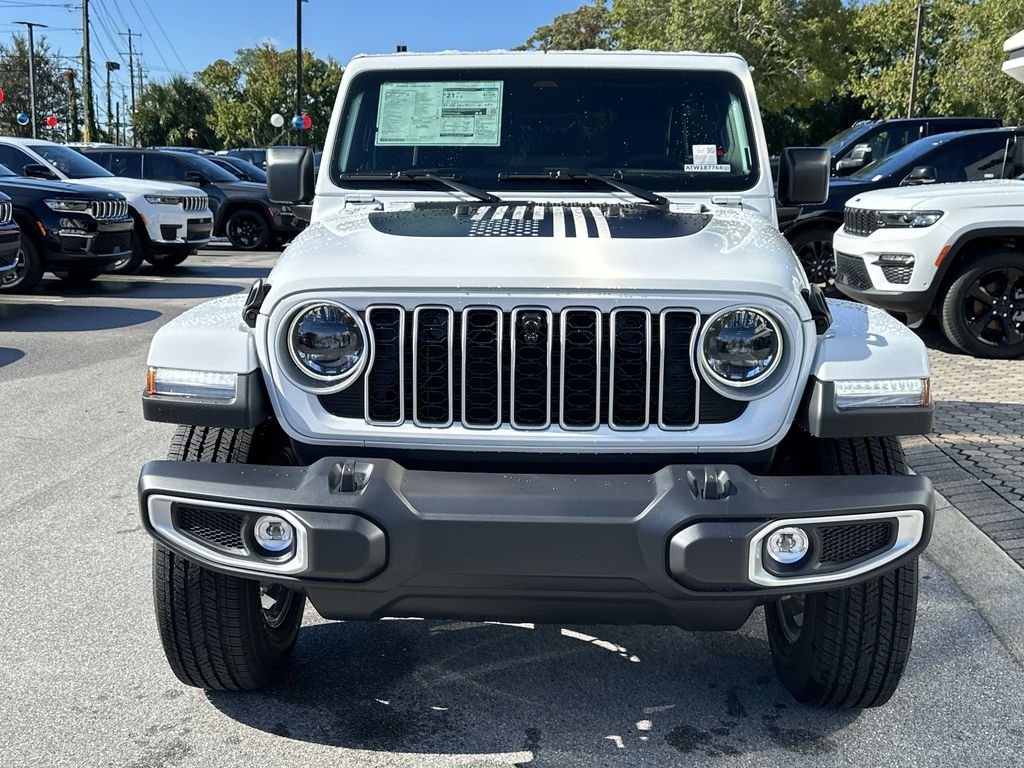 New 2026 Bright White Clear-Coat Exterior Paint Jeep Sahara image 4