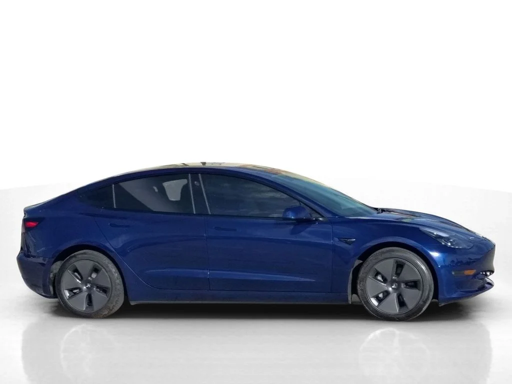 Used 2022 Blue Tesla Long Range image 4
